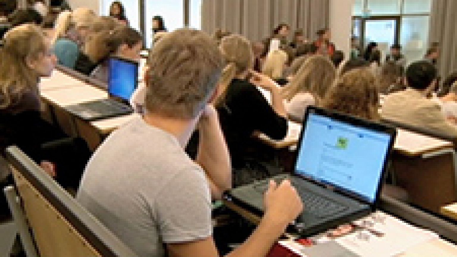 برنامج "إيراسموس" للتبادل الطلابي يحتفي بـ30 سنة على إطلاقه