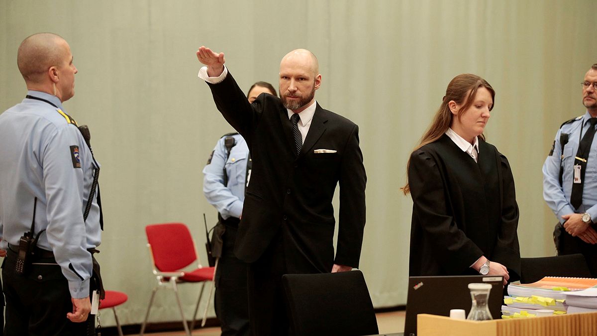 Un salut nazi ouvre le procès en appel sur les conditions de détention de Breivik