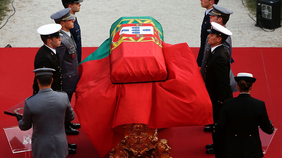 Eltemették az egykori portugál elnököt