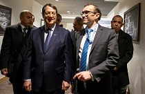 Dirigentes cipriotas gregos e turcos retomaram as negociações