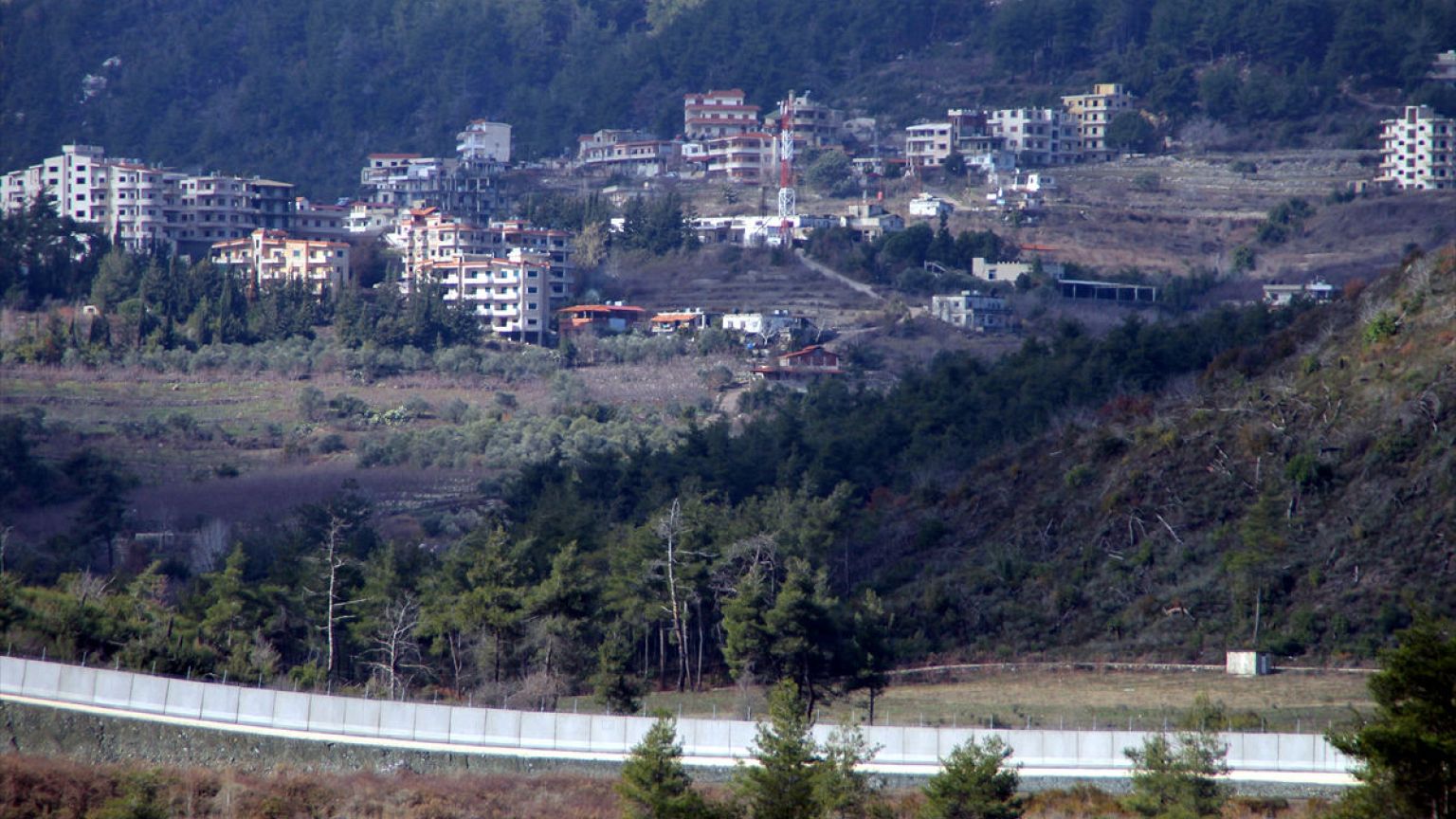 Suriye sınır hattına ikinci etap beton blok örme çalışmaları başladı
