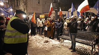 اختلاف مخالفان و حزب حاکم لهستان پارلمان را فلج کرد