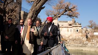 Nawaz Sharif lanza las obras de restauración de un templo hindú en el Punjab