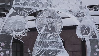 Esculturas de gelo assinalam Natal ortodoxo na Rússia