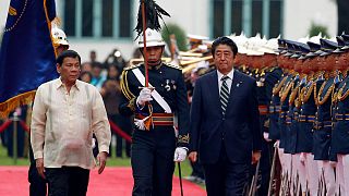 Philippines : Shinzo Abe est le premier à rendre visite à Rodrigo Duterte