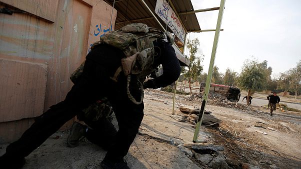 Iraq: esercito iracheno entra nel campus di Mosul Iraq: esercito iracheno entra nel campus di Mosul