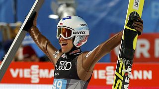 Saltos de esqui: Mais uma vitória para Kamil Stoch