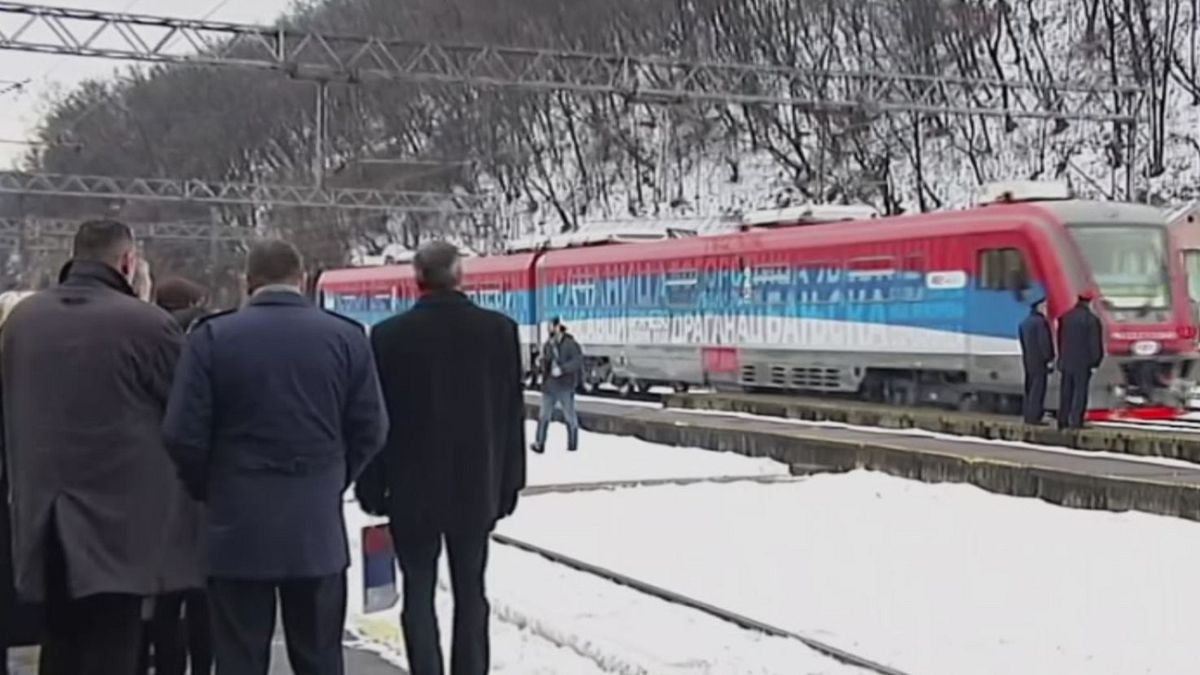 "Kosova Sırbistan'dır" sloganıyla Belgrad'dan yola çıkan tren Kosova'ya sokulmadı