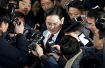 La Fiscalía surcoreana anunciará el lunes qué hace con el heredero del imperio Samsung