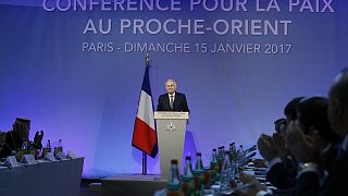 Parigi: conferenza di pace sul Medio Oriente. Assenti israeliani e palestinesi