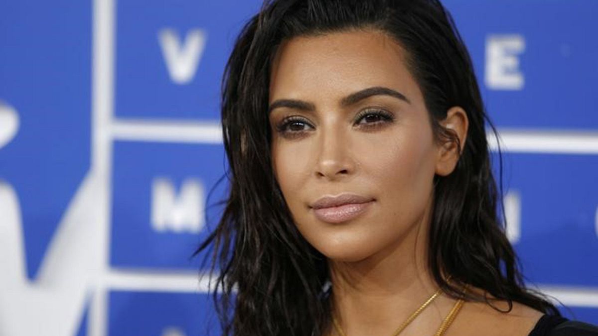 French police arrest 10 over Kardashian robbery but still no sign of jewels