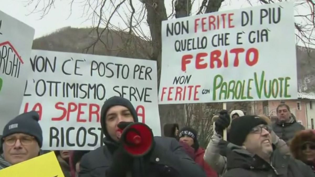 احتجاجات ضحايا زلزال إيطاليا
