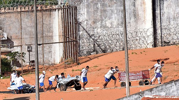 Mais de 30 mortos no último motim numa prisão do Brasil Mais de 30 mortos no último motim numa prisão do Brasil