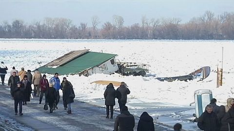 Donau friert auch in Serbien zu