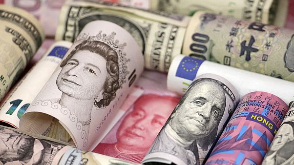 Великобритания: курс фунта упал накануне речи премьера Великобритания: курс фунта упал накануне речи премьера