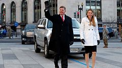 On répète l'investiture : un sergent-major joue Trump, une sergent-chef Melania