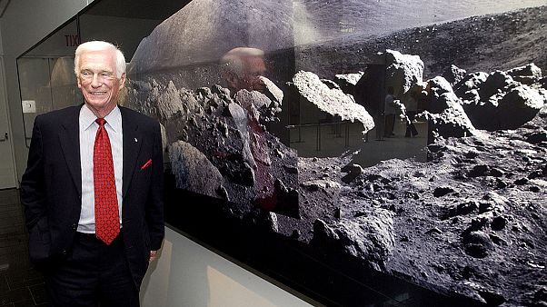Скончался Юджин Сернан – последний человек, стоявший на поверхности Луны Скончался Юджин Сернан – последний человек, стоявший на поверхности Луны