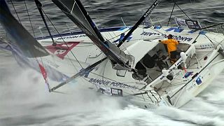 Vendée Globe: À beira da meta, Alex Thomson "voa" nas ondas atrás de Le Cléac'h