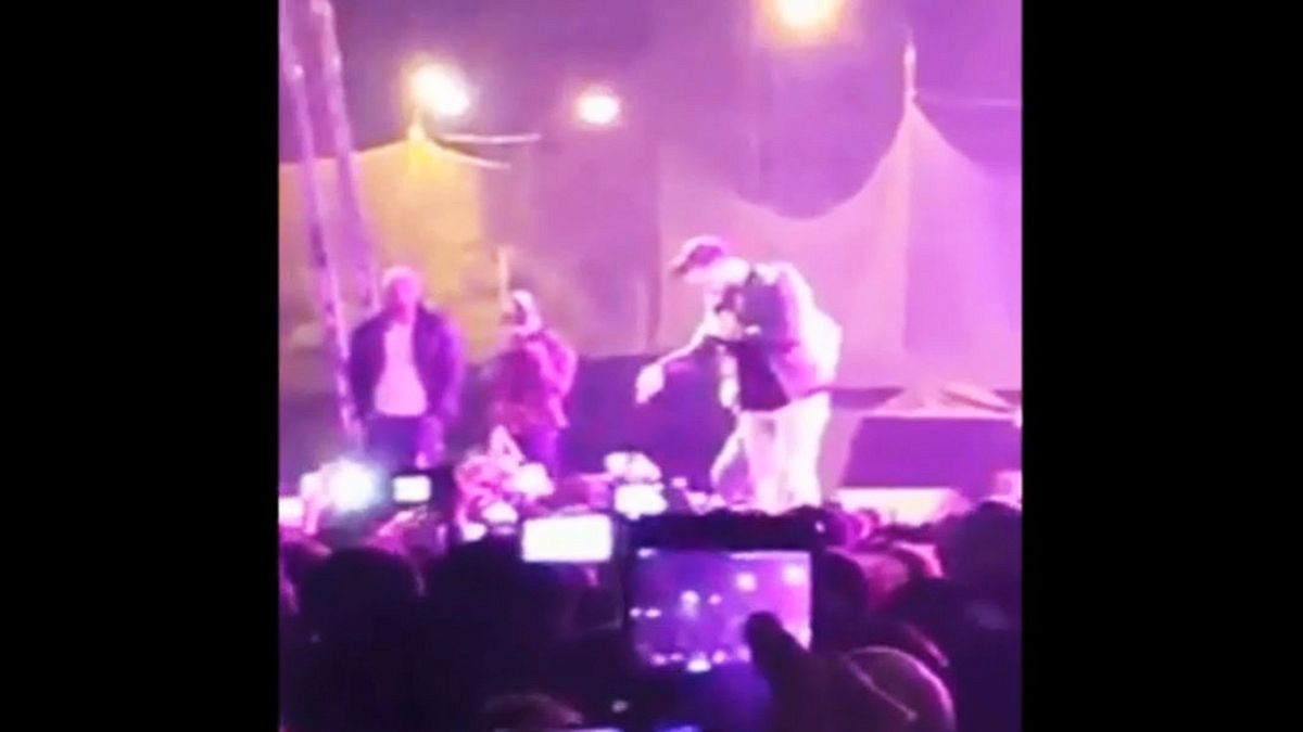 Pakistani singer stops mid-concert to save girl being harassed