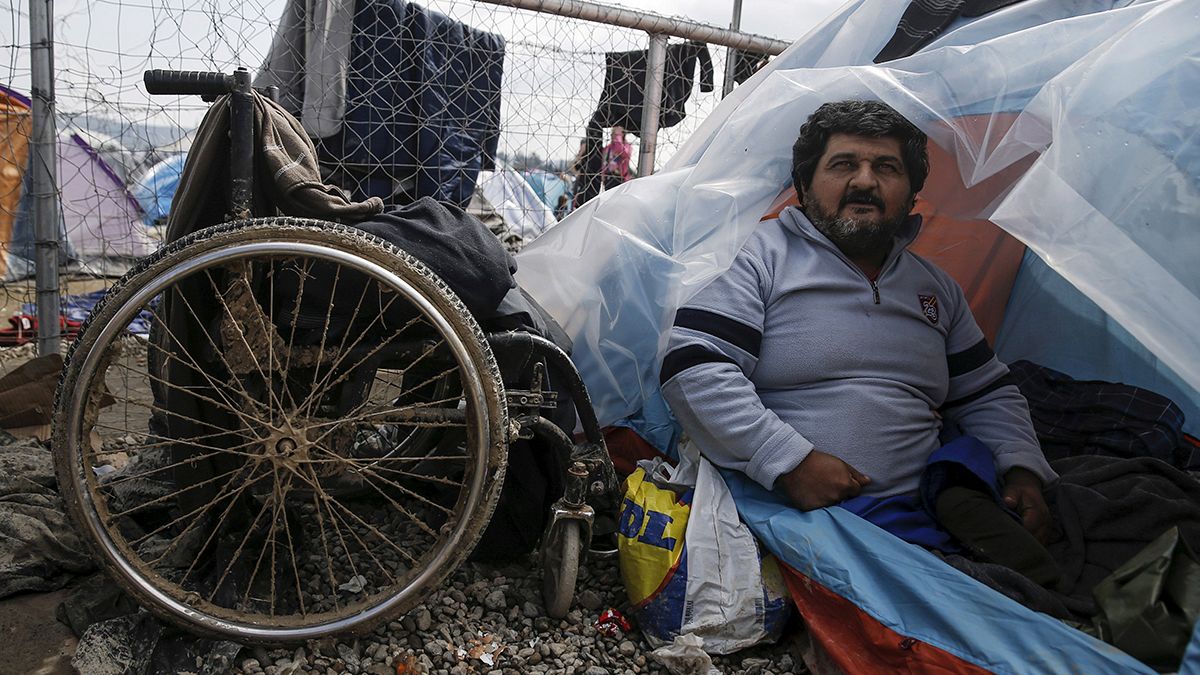 Les réfugiés handicapés négligés dans les centres d'accueil en Grèce