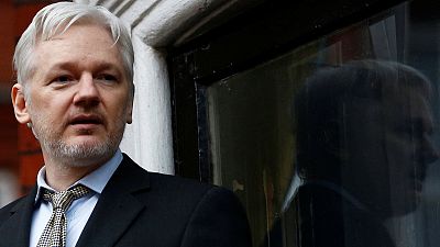 Assange reitera intenção de viajar para EUA após agraciação de Manning