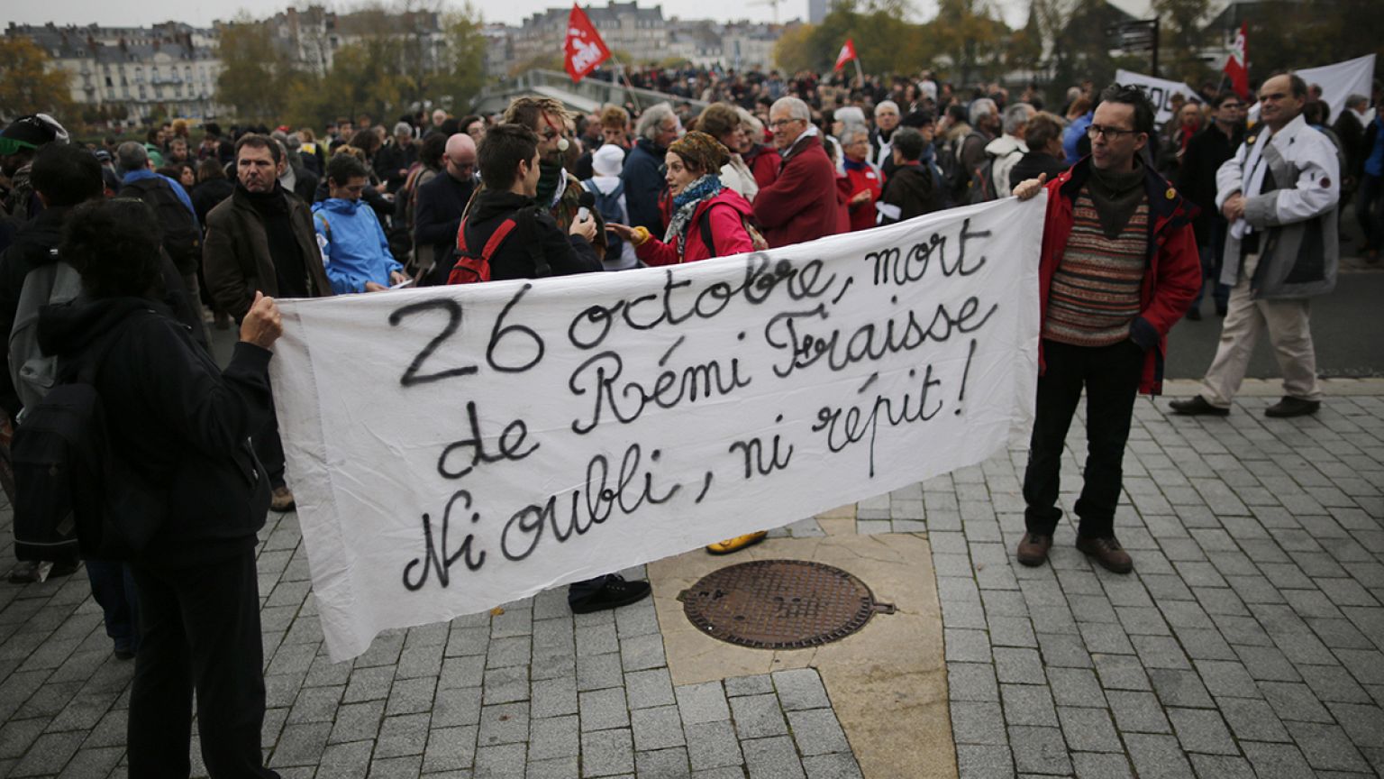 Mort de l'écolo Rémi Fraisse : pluie de plaintes contre gendarmes et préfet