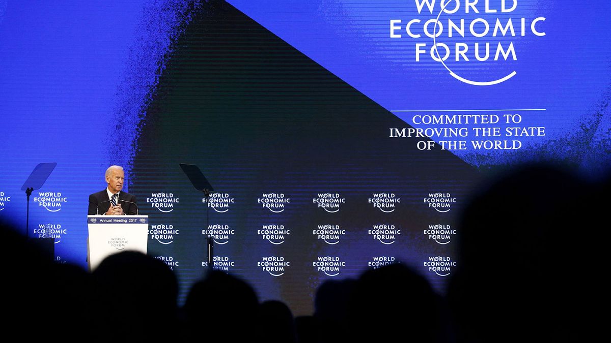 Davos debate desafios do projeto europeu e Rússia