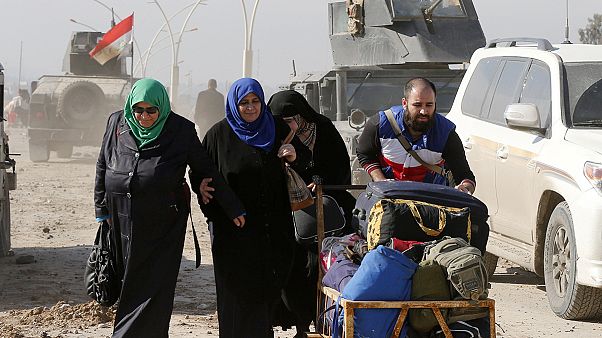 المدنيون حين يفرون من داعش صوب المجهول المدنيون حين يفرون من داعش صوب المجهول