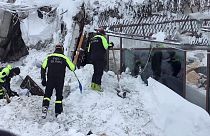 Avalanche en Italie : 6 survivants localisés dans l'hôtel enseveli