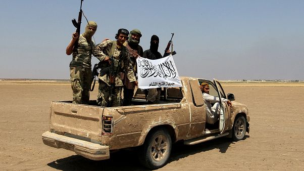 مقتل 40 على الأقل من عناصر "فتح الشام" و"نور الدين زنكي" بغارة جوية غامضة مقتل 40 على الأقل من عناصر "فتح الشام" و"نور الدين زنكي" بغارة جوية غامضة