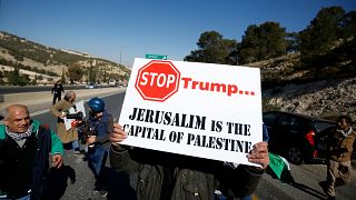 Δυτική Όχθη: Διαδήλωση Παλαιστινίων κατά του Ντόναλντ Τραμπ
