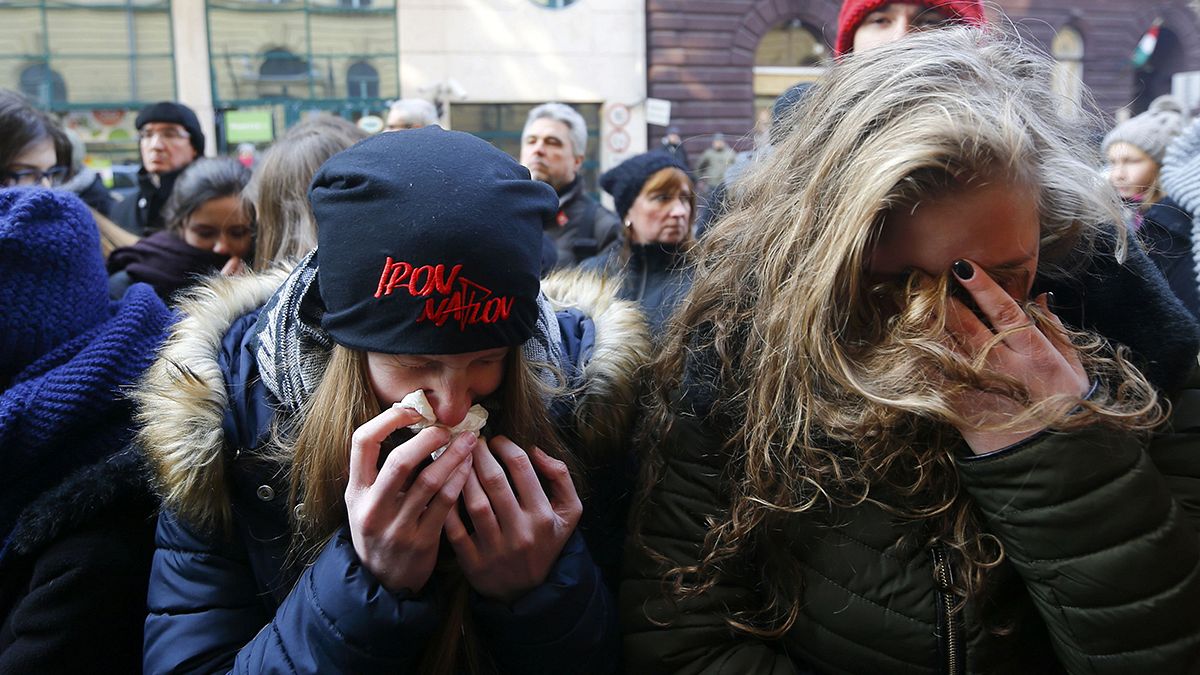 Macaristan kazada ölen öğrencilerin yasını tutuyor