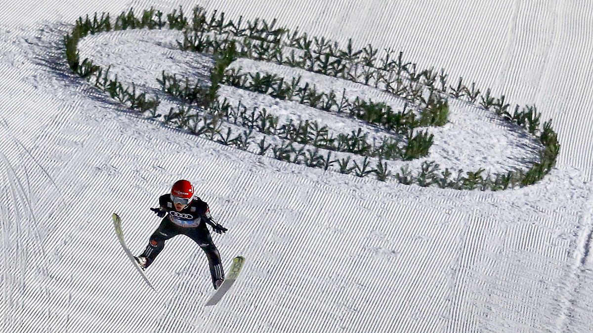 الفريق الألماني يطيح بنظيره البولوني في منافسات القفز على الثلوج