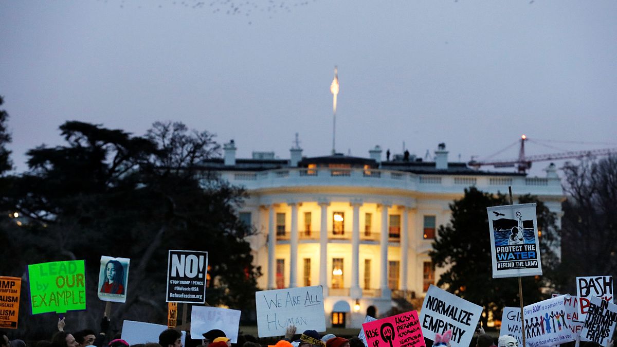 تظاهرات دهها هزار آمریکایی علیه ترامپ