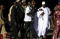 Repülőgépekkel menekítette vagyonát a bukott gambiai vezető