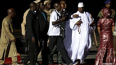 Repülőgépekkel menekítette vagyonát a bukott gambiai vezető