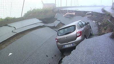 Une route s'affaisse en Italie après de fortes pluies