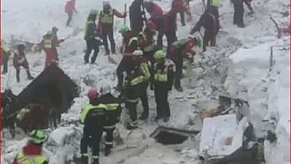 Italie : le bilan de l'avalanche s'alourdit