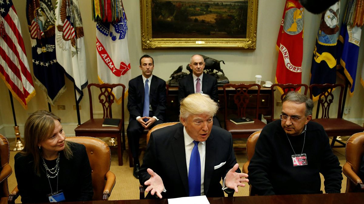 Trump Beyaz Saray'da General Motors, Ford ve Fiat Chrysler yöneticileriyle buluştu