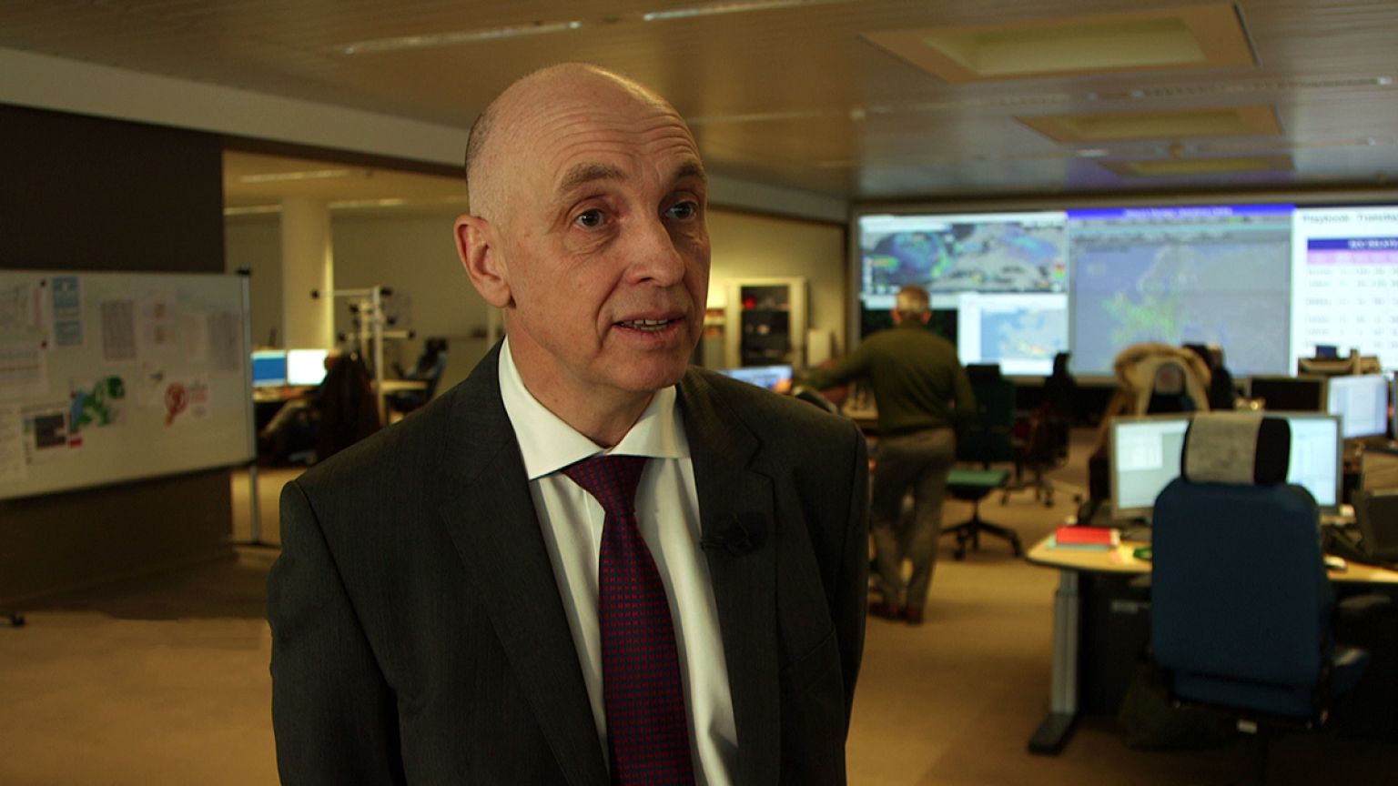 Q&A: Who is responsible for managing a major crisis in airspace?