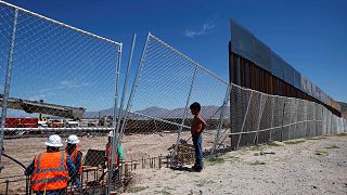 Mexico braces itself for Trump presidency as wall starts to go up