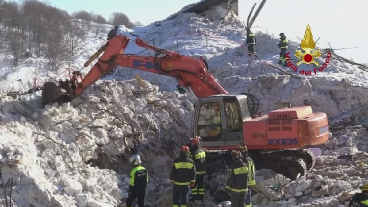 إيطاليا: تسعة وعشرون قتيلا وأحد عشر ناجيا في الحصيلة النهائية للانهيار الثلجي