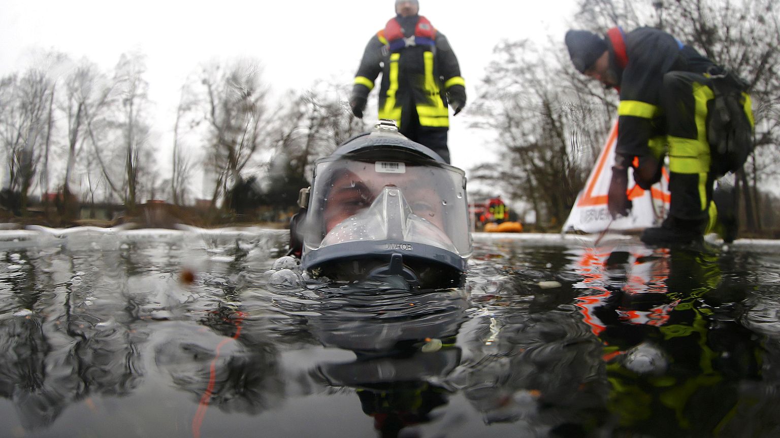 Rasiert Euch! Deutschlands Feuerwehrmänner sollen Bart abschneiden