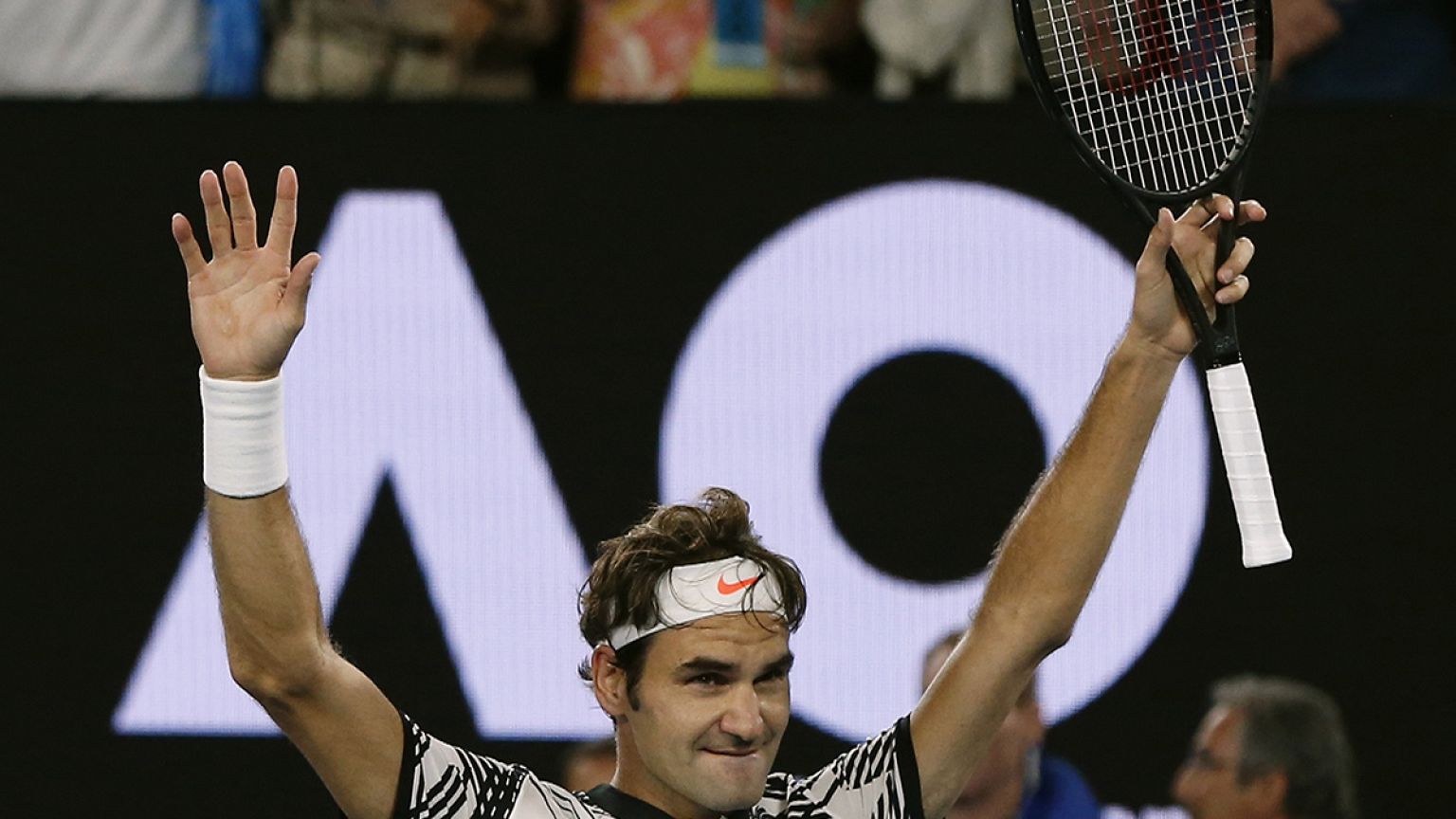 Australian Open: Federer und Williams-Schwestern im Finale