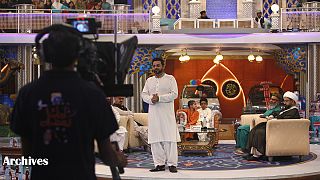 یک مجری تلویزیونی در پاکستان به اتهام تکفیر از کار برکنار شد