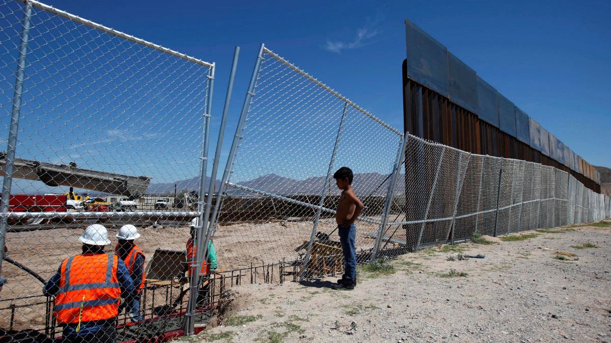 Ακυρώνει, λόγω τείχους, το ταξίδι του στην Ουάσιγκτον ο πρόεδρος του Μεξικού