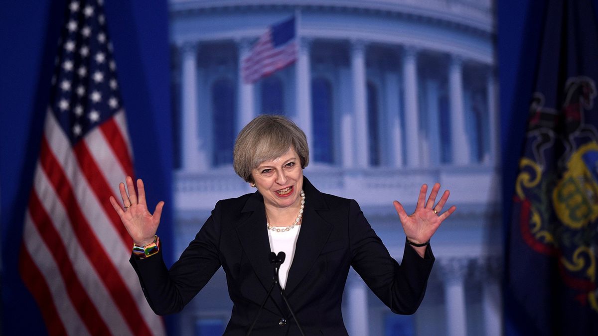 Theresa May: Amerikáé és Nagy-Britanniáé a vezetés felelőssége