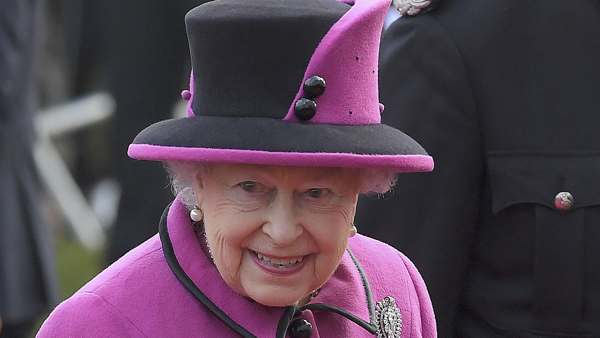 اولین فعالیت ملکه ۹۰ ساله بریتانیا در سال نو