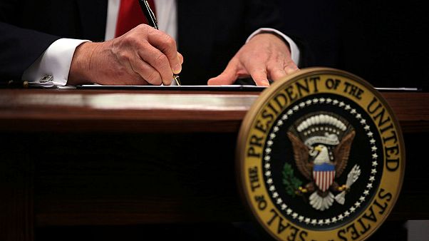 Trump cierra las fronteras a refugiados e inmigrantes de varios países musulmanes Trump cierra las fronteras a refugiados e inmigrantes de varios países musulmanes