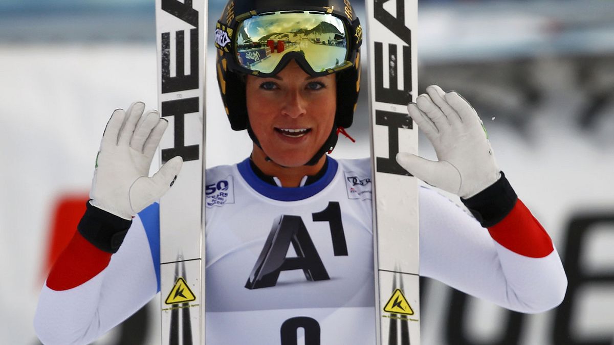 Alp Disiplini: Lara Gut iniş yarışında bu sezon ilk birinciliğini aldı